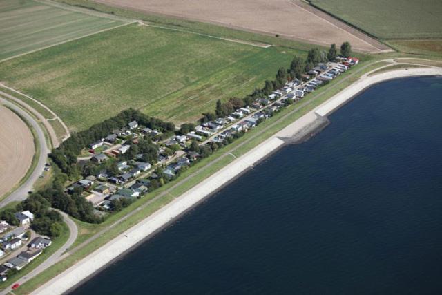 Bungalow Aan De Thoolse Kust Poortvliet Экстерьер фото